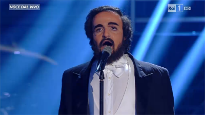 Valerio Scanu in versione Luciano Pavarotti vince Tale e quale show